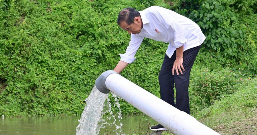 Jokowi Tinjau Pemasangan 80 Pompa di Bantaeng, Antisipasi Kekeringan Panjang