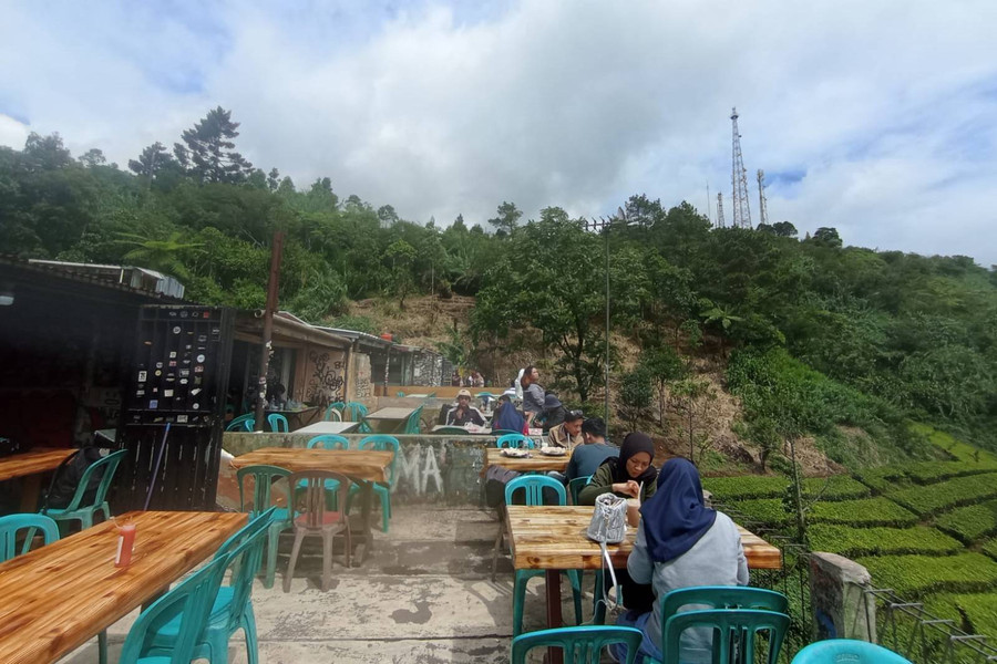 Warpat Puncak Ditertibkan, Ini Sekelumit Kisah Para Pelanggannya - kumparan.com