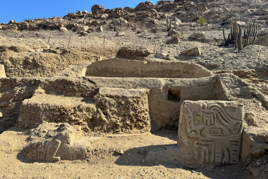 Foto: Arkeolog Peru Temuan Kuil Berusia 4.000 Tahun yang Terkubur di Bukit Pasir - kumparan.com