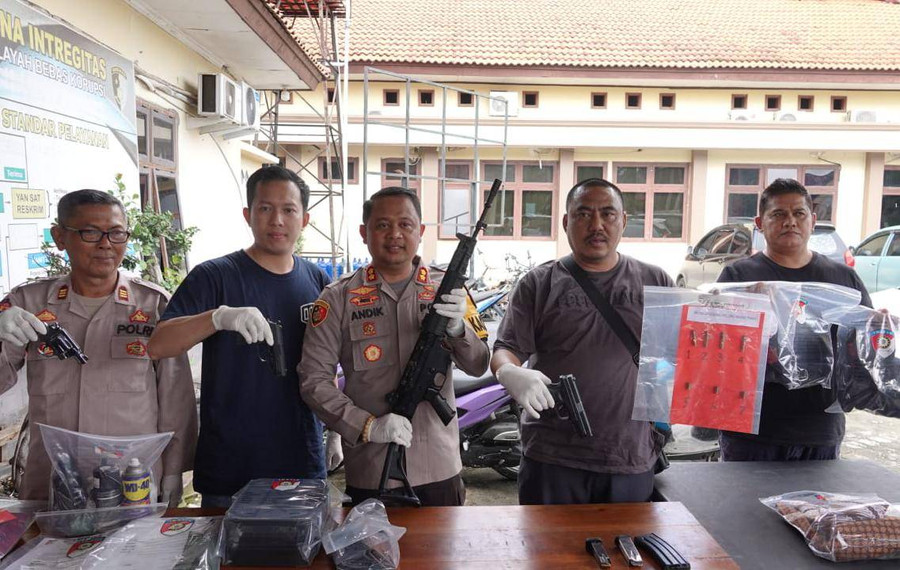 Polres Lampung Tengah Amankan 4 Senjata Api Ilegal Milik Anggota DPRD - kumparan.com