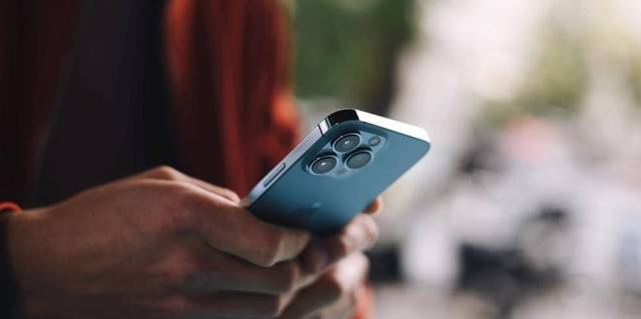 Alfamart di Manado Kecurian Rp 56,5 Juta, Pelaku Gunakan untuk Beli 3 iPhone - kumparan.com