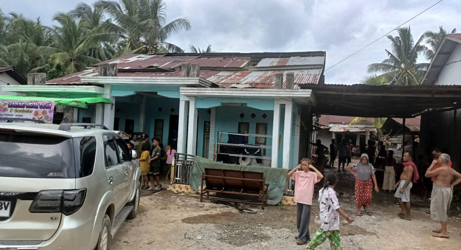 Rumah Warga Di Desa Peniraman Mempawah Nyaris Ludes Terbakar - kumparan.com