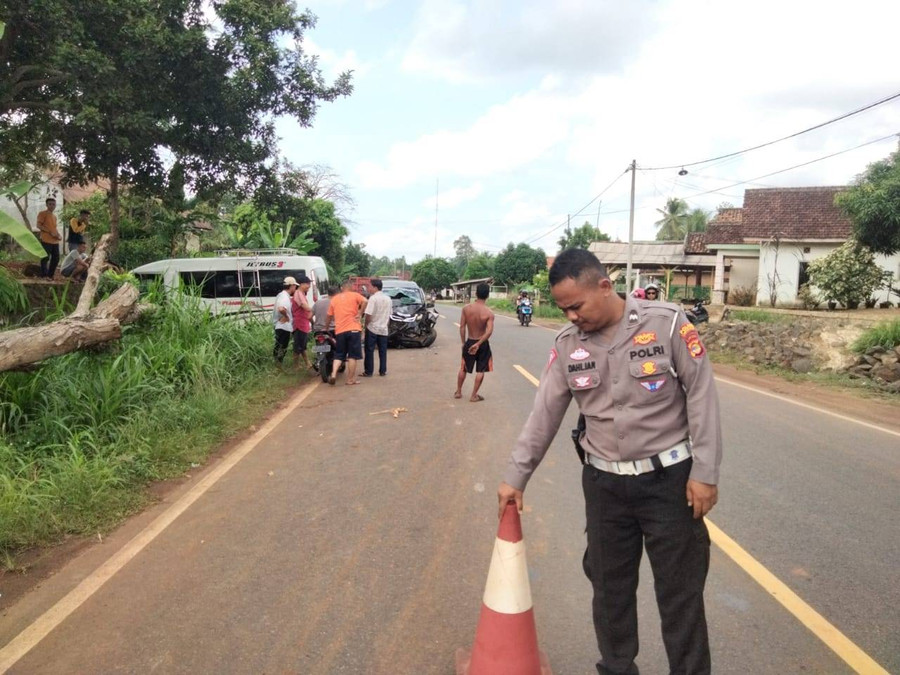 Kronologi Kecelakaan yang Libatkan 2 Mobil hingga Rusak Parah di Lampung Timur - kumparan.com