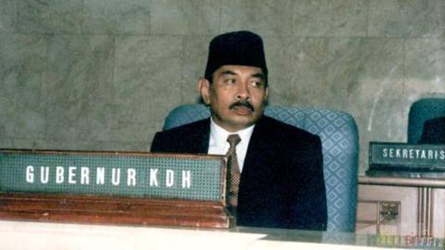 Mantan Gubernur Jabar, HR Nuriana, Meninggal Dunia - kumparan.com