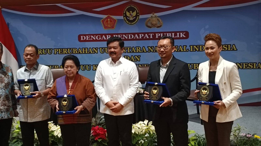 Hadi Jawab TNI di Kementerian Bikin Dwifungsi: Beda, Kini Mereka Tak Ada di DPR - kumparan.com