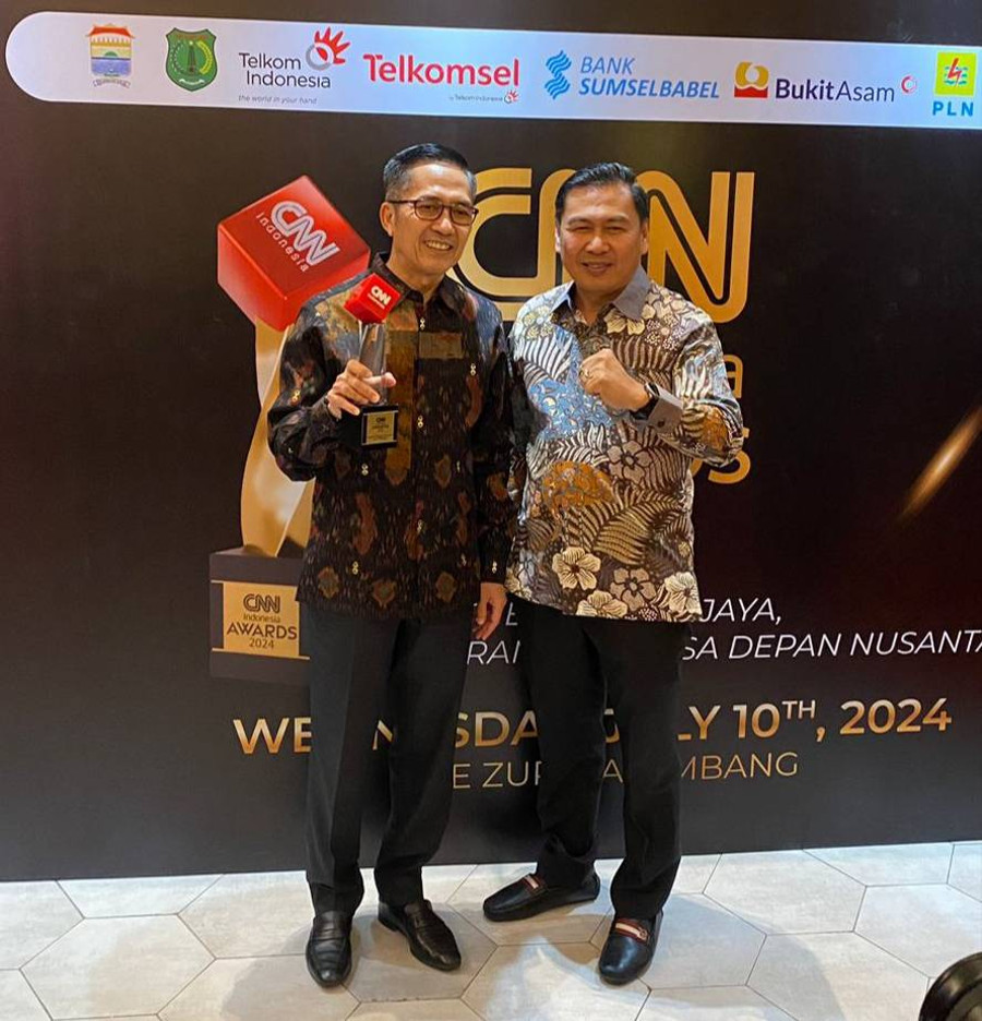 Ratu Dewa Raih Penghargaan Inovasi Pelayanan Publik di Palembang - kumparan.com
