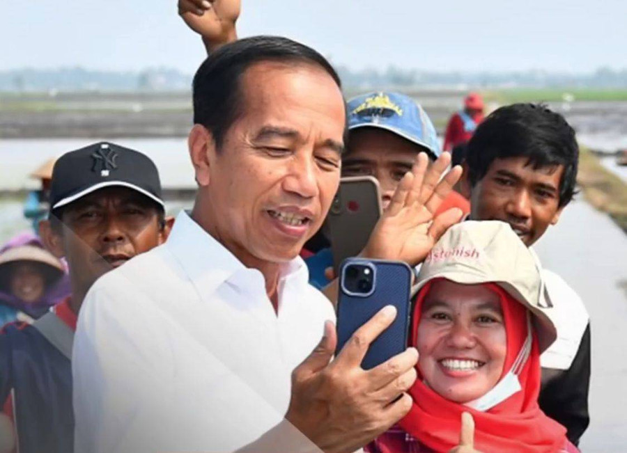 Aksi Saat Presiden Jokowi Ngevlog Bareng Petani Lampung Selatan di Tengah Sawah - kumparan.com