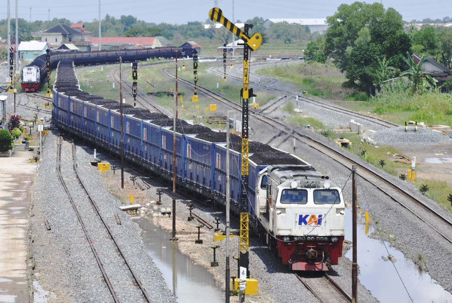KAI Logistik Angkut 12 Juta Ton Barang di Semester I 2024, Didominasi Batu Bara - kumparan.com