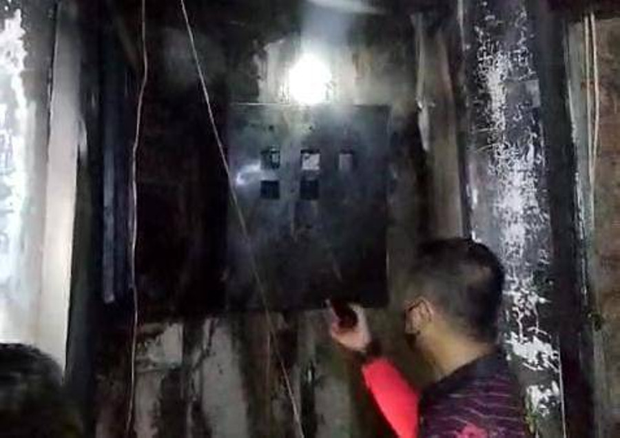 Kebakaran Kantor Pos Bandar Lampung Diduga Akibat Panel Listrik Terbakar - kumparan.com