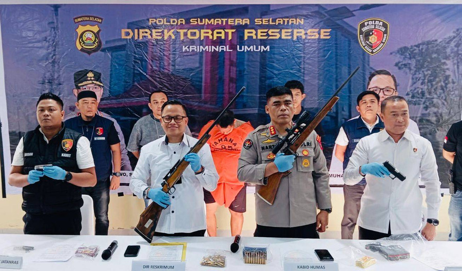 Simpan 4 Senpi dan 327 Amunisi, Oknum ASN di Palembang Ditangkap Polisi - kumparan.com
