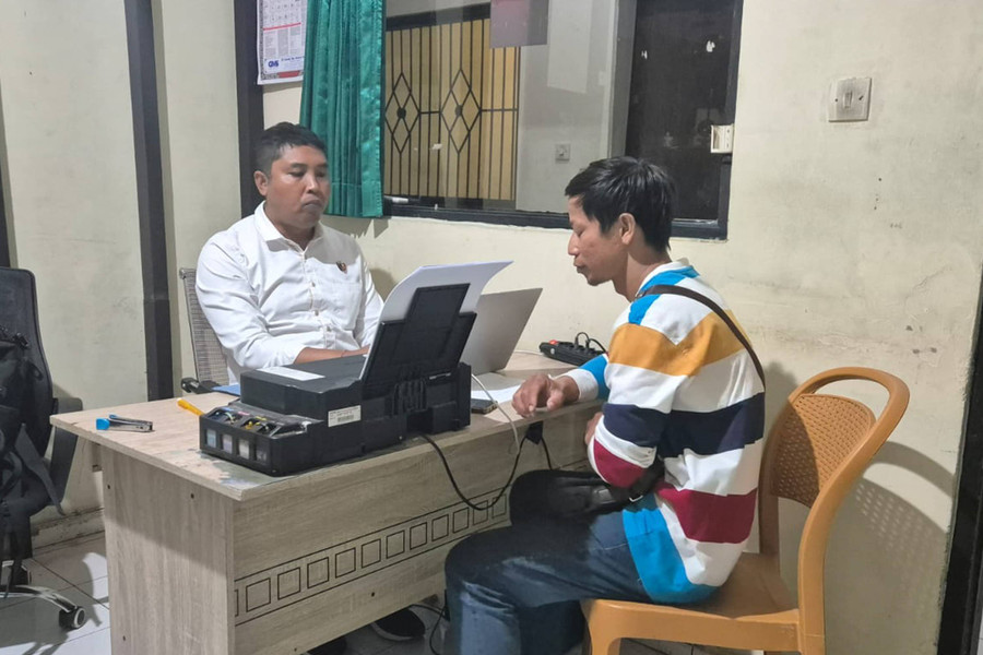 Pengintip Kamar Kos di Bali Disemprot Pengharum Ruangan, Jatuh, Ditangkap - kumparan.com