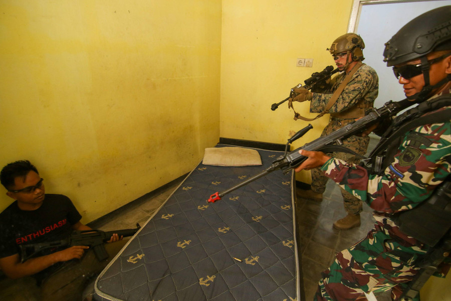 Foto: Latihan Pertempuran Jarak Dekat Marinir Indonesia-Amerika - kumparan.com