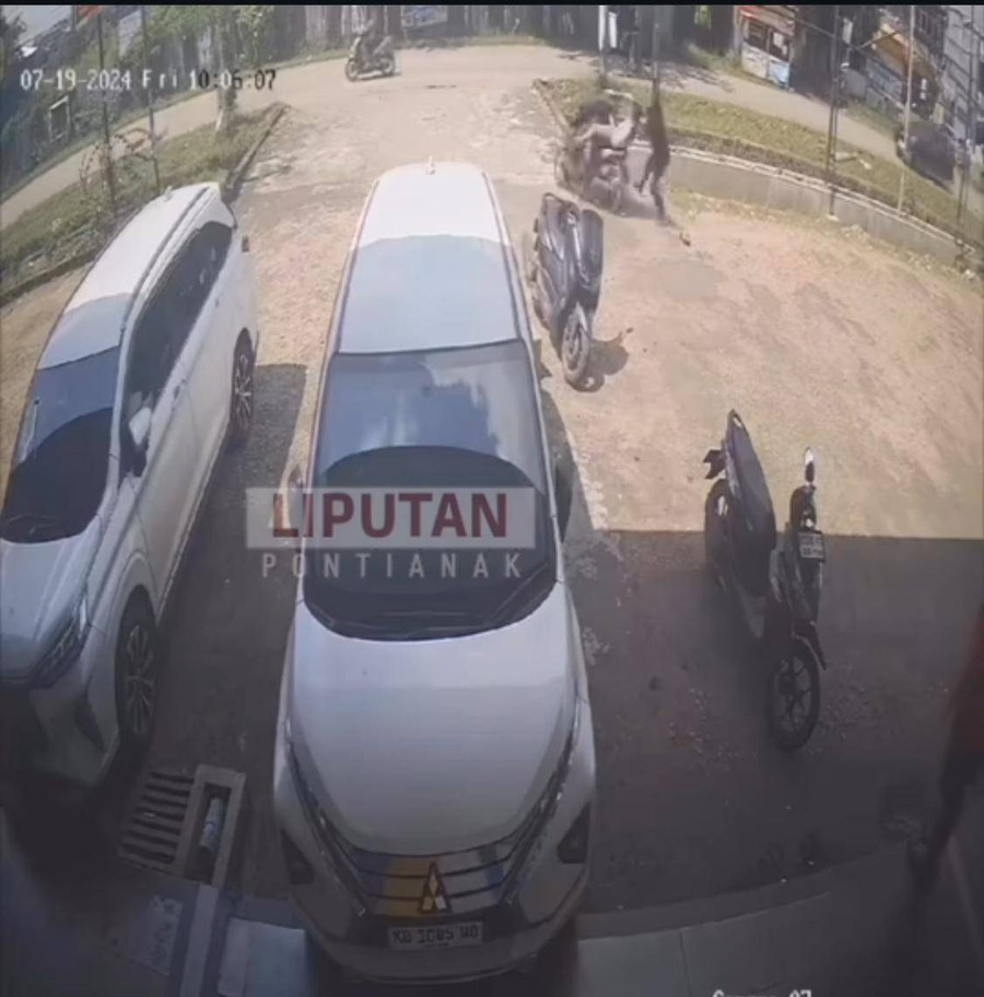 Momen Heroik Warga Tangkap Pencuri Pompa Air di Pontianak, Duel 1 Lawan 2 - kumparan.com