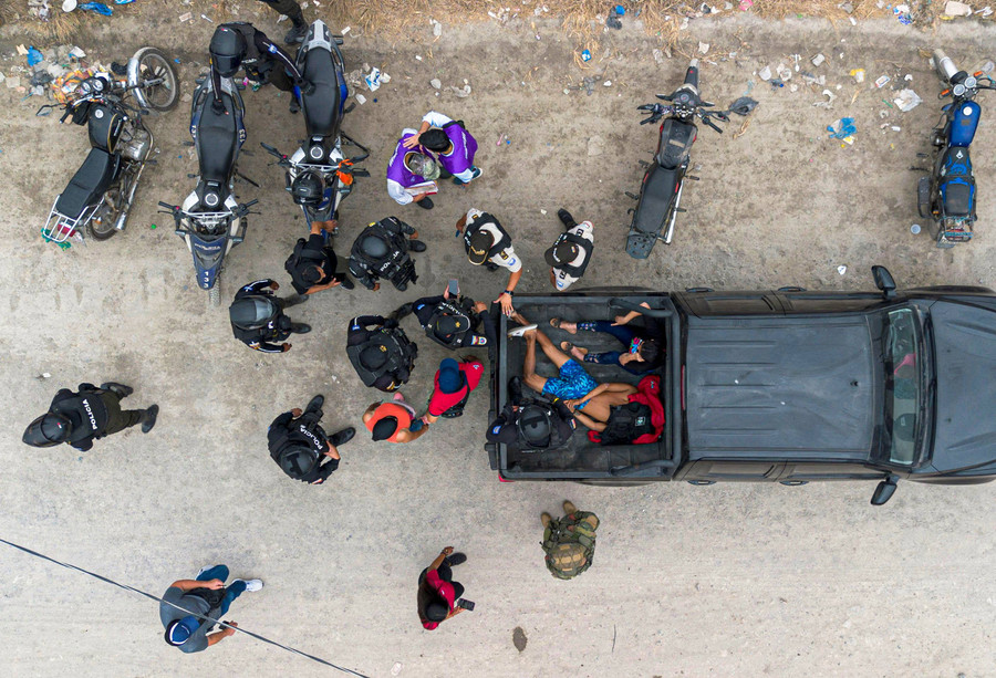 Foto: Presiden Ekuador Daniel Noboa Perintahkan Tentara Basmi Geng Narkoba - kumparan.com