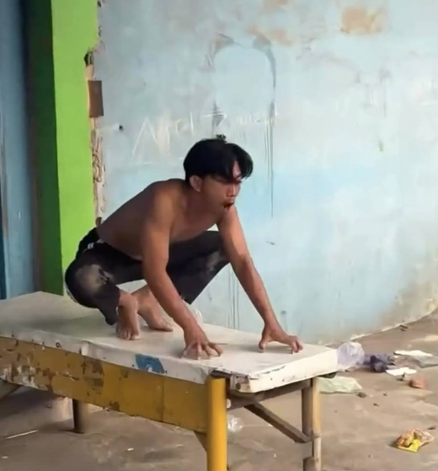 Pria di Karawang Diduga Pura-pura Kesurupan Jadi Macan Saat Ditilang - kumparan.com