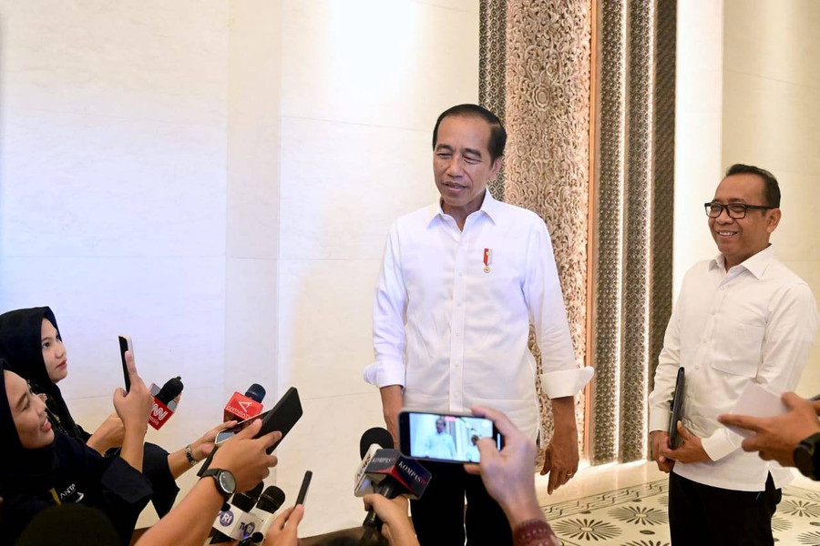 Hari Kedua Jokowi Ngantor di IKN: Panggil Kapolda-Pangdam, Bahas Keamanan - kumparan.com