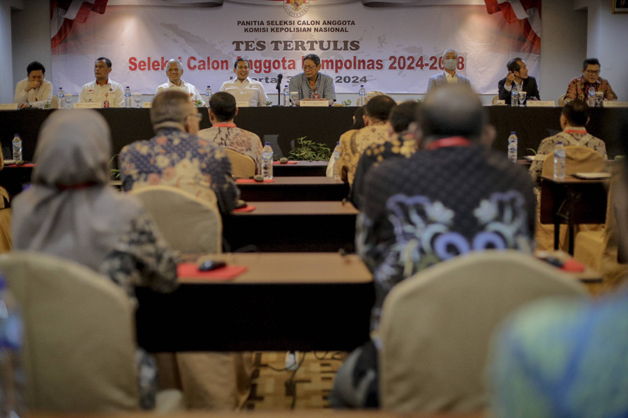 Foto: 107 Peserta Berbagai Profesi Ikuti Tes Tertulis Calon Anggota Kompolnas - kumparan.com