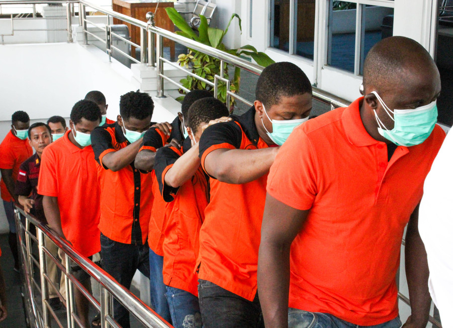 Imigrasi Tangkap 12 WN Nigeria karena Langgar Izin Tinggal - kumparan.com