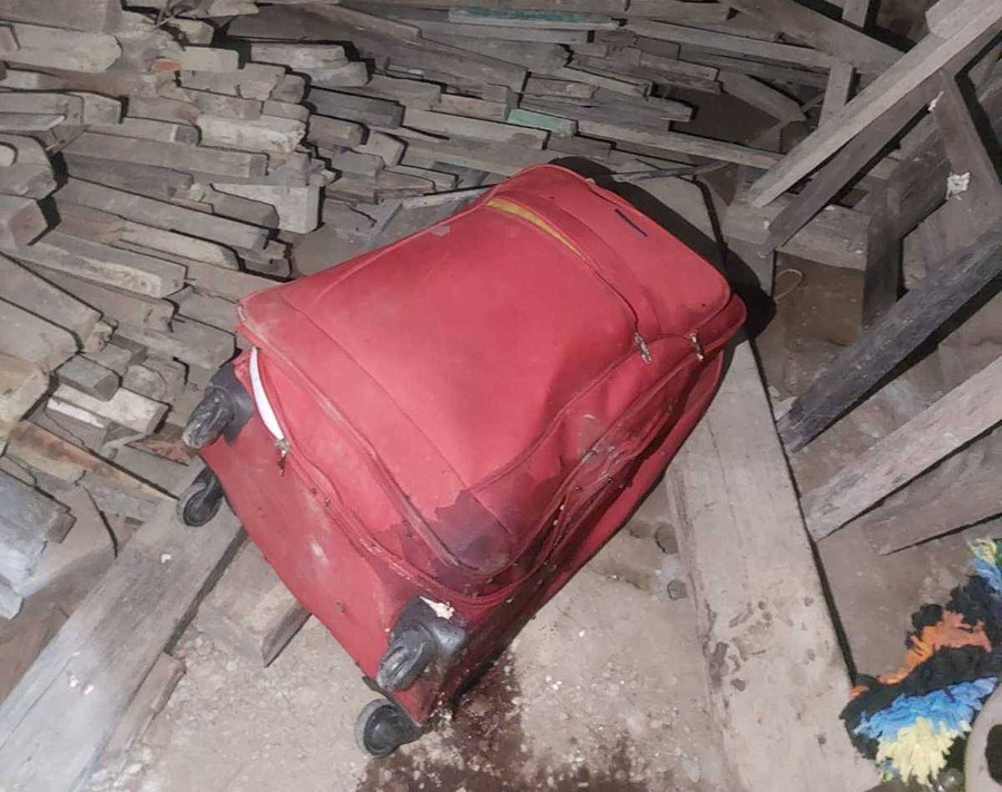 Penampakan Koper Merah Berisi Mayat Ibu di Pangkep - kumparan.com