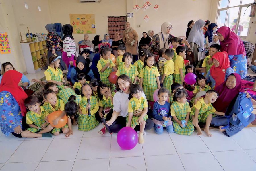 Peduli Asupan Anak, Zita Anjani Bagikan Brownies Sehat Rendah Gula Ke PAUD - kumparan.com