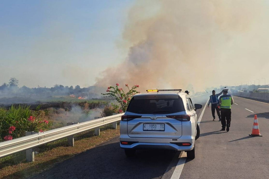 Kecelakaan Beruntun di Tol Surabaya-Mojokerto Diduga Akibat Asap Kebakaran - kumparan.com