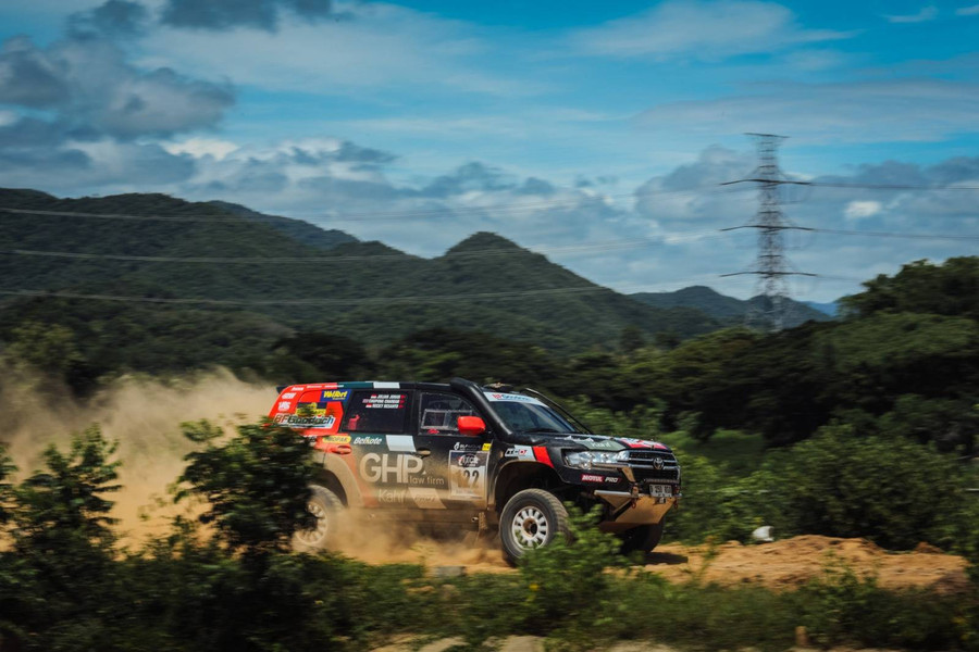 Foto: Aksi Julian Johan Wakili Indonesia di Asia Cross Country Rally 2024 - kumparan.com