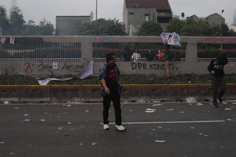 Denny Indrayana Turun ke Jalan, Ikut Demo: Gerah Lihat Konstitusi Dibegal - kumparan.com