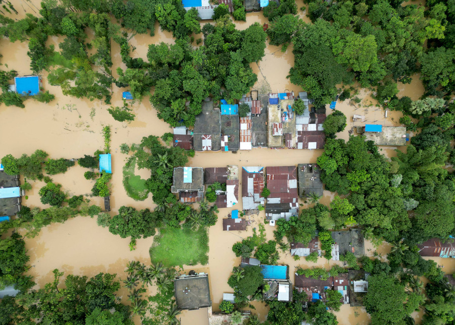 Foto: 4,5 Juta Orang Terdampak Akibat Banjir yang Hantam di Bangladesh - kumparan.com