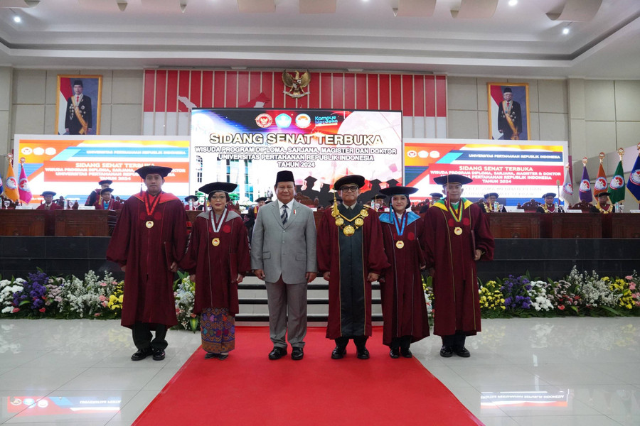 Kala Prabowo Biayai Ongkos Ayah Wisudawati Unhan NTT Demi Saksikan Anak Diwisuda - kumparan.com