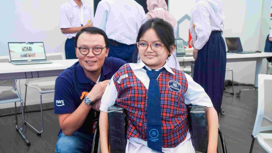 Telkomsel dan AWS Selesaikan Program Talenta Digital Terampil di Awan - kumparan.com