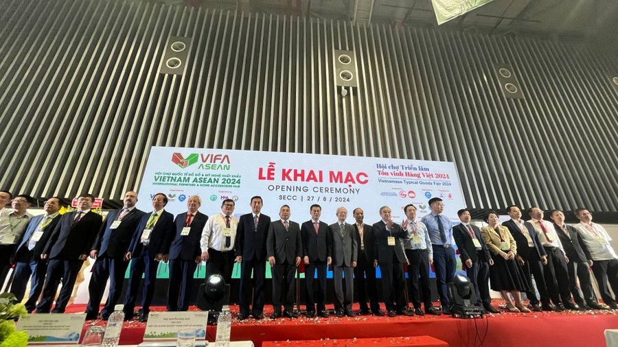 HIMKI Ramaikan Pameran Mebel dan Kerajinan Internasional 2024 di Vietnam - kumparan.com
