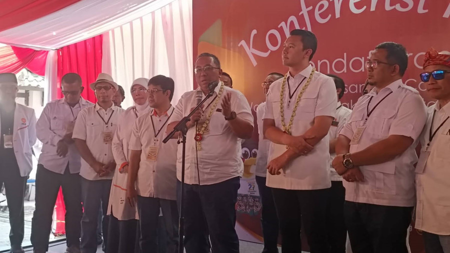 KPU Bandung Beri Penjelasan soal Haru-Dhani yang Terlambat Tes Kesehatan - kumparan.com