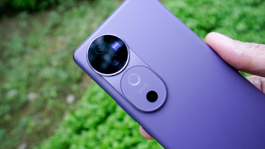 Mengulik Teknologi Zeiss di Balik Cakepnya Foto-foto Bokeh vivo V40 - kumparan.com