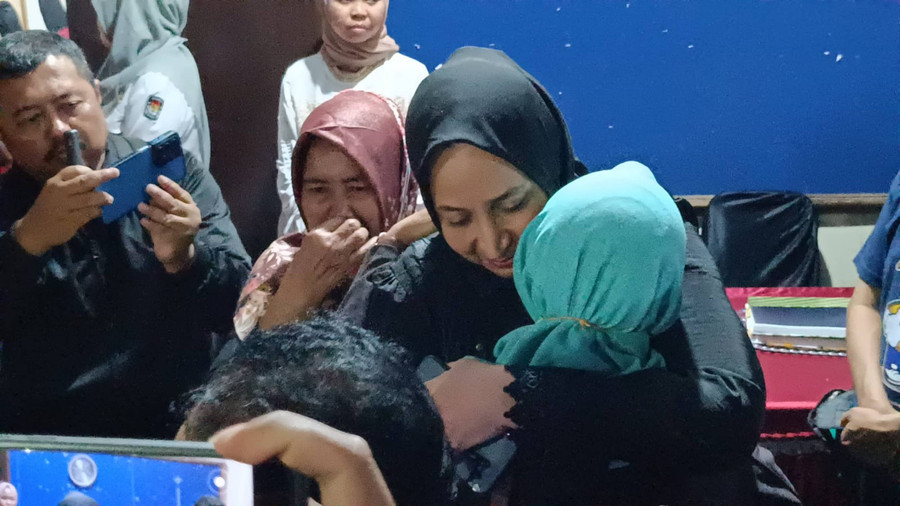 Sudah Buru-buru, Eks Bupati Faida Gagal Daftar Pilbup Jember: Lewat Batas Waktu - kumparan.com