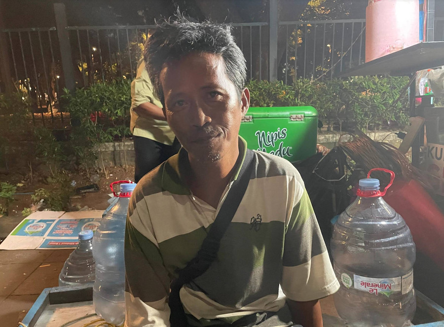 Kisah Pedagang di GBK Mencari Rezeki di Luar Rapimnas Gerindra - kumparan.com
