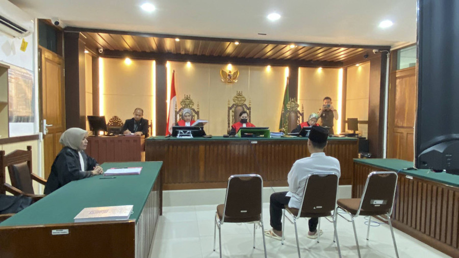 Cabuli 15 Anak, Guru Ngaji di Purwakarta Divonis 20 Tahun Bui & Denda Rp 2 M - kumparan.com