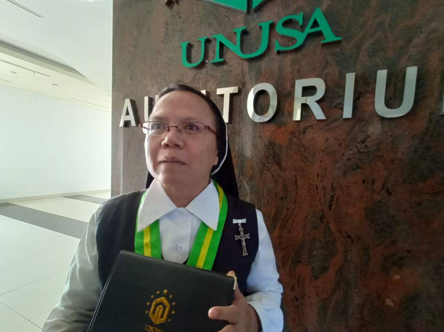 Kisah Suster Kepala SMP Katolik di Surabaya Kuliah di Kampus NU - kumparan.com