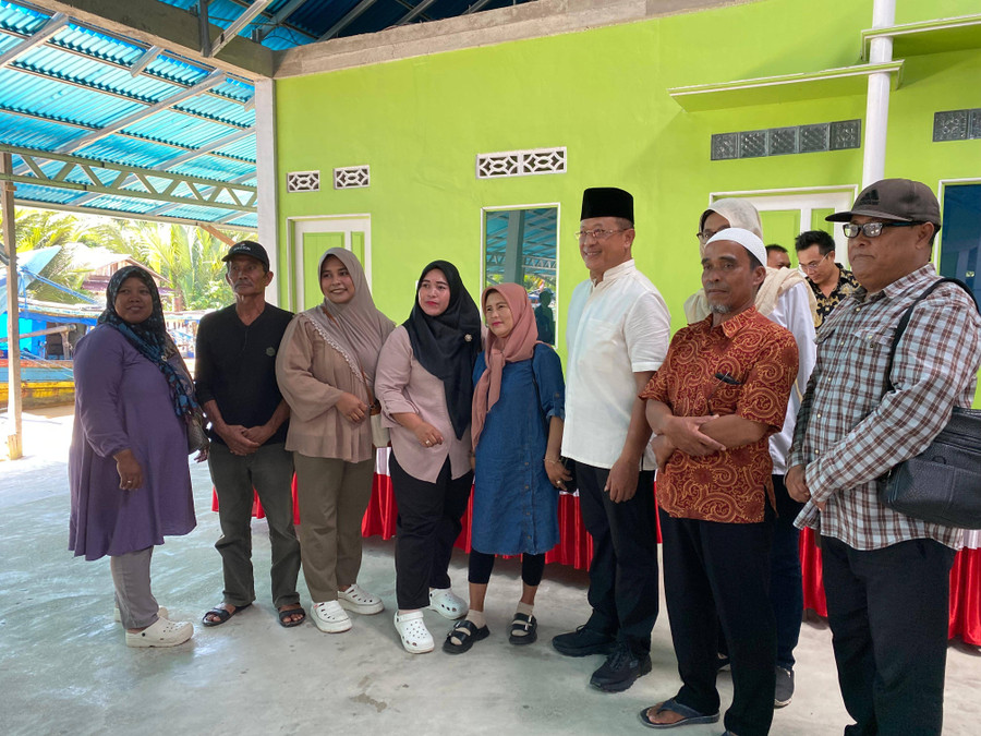 Temui Nelayan di Karimunting, Didi Haryono Sarankan Ibu-ibu Beri Anak Makan Ikan - kumparan.com