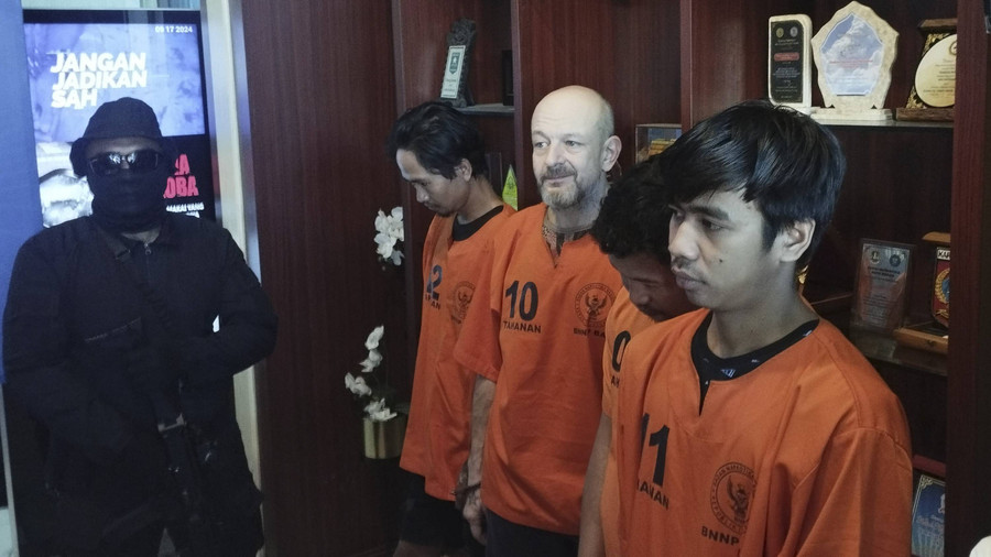 Anggota Gangster Asal Latvia Selundupkan Hasis dan Ganja ke Bali