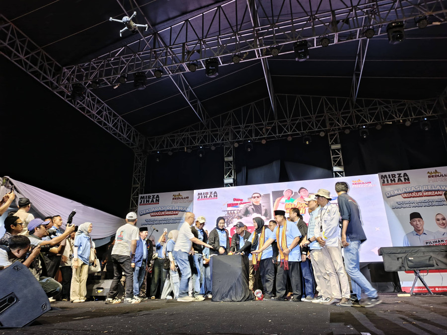 Ribuan Pendukung Deklarasi Relawan Sedulur Mirzani untuk Pilkada 2024 - kumparan.com