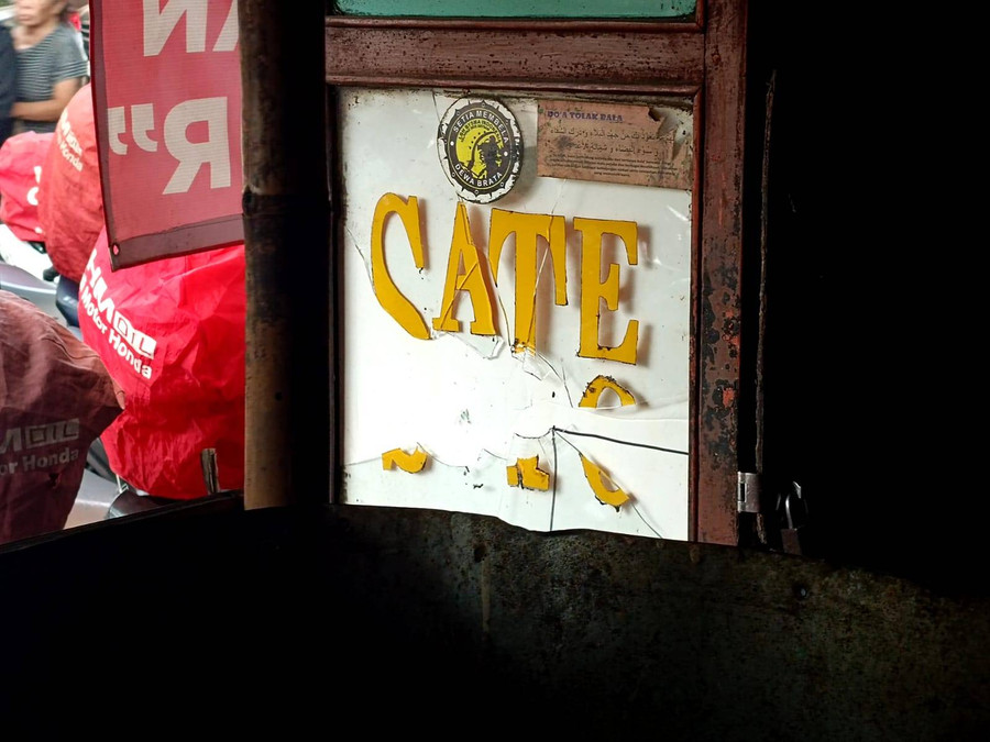 Heboh 25 Etalase Lapak Dagangan di Kebonjati Bandung Dirusak, Kaca-kaca Pecah - kumparan.com