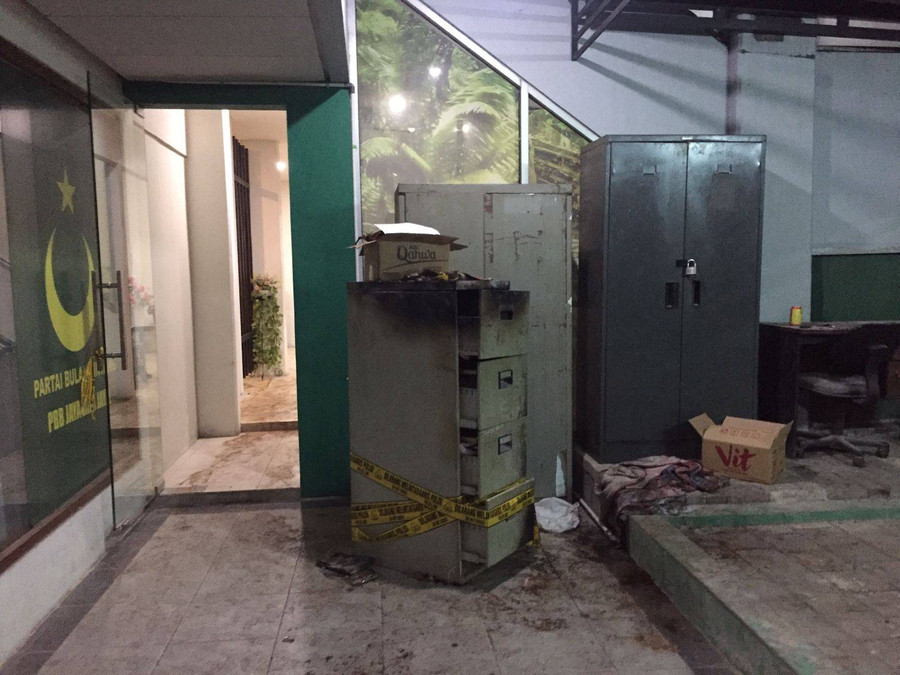 Penampakan Filing Cabinet Gosong di Gedung DPP PBB Pasca Ledakan - kumparan.com