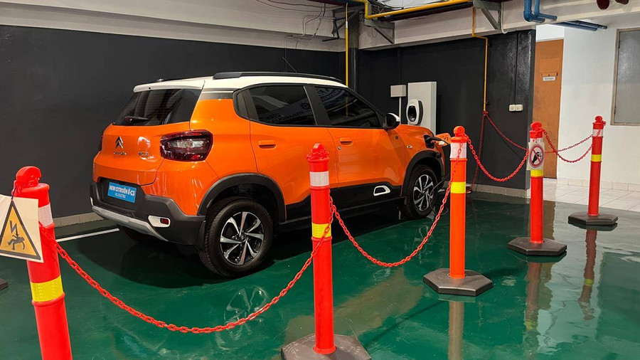 Diler Citroen Experience Centre Bisa Lepas-pasang Baterai Mobil Listrik - kumparan.com