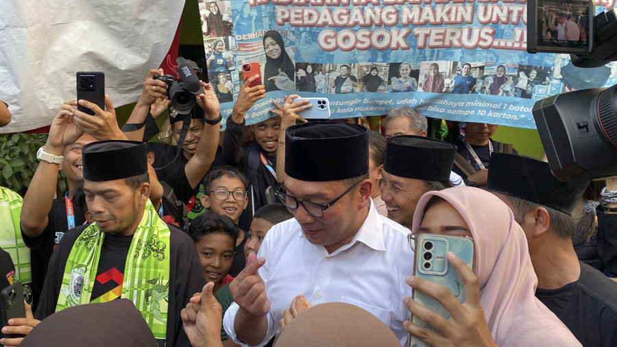Saranghaeyo Ridwan Kamil untuk Ibu-Ibu di Cakung yang Ajak Adu Pantun