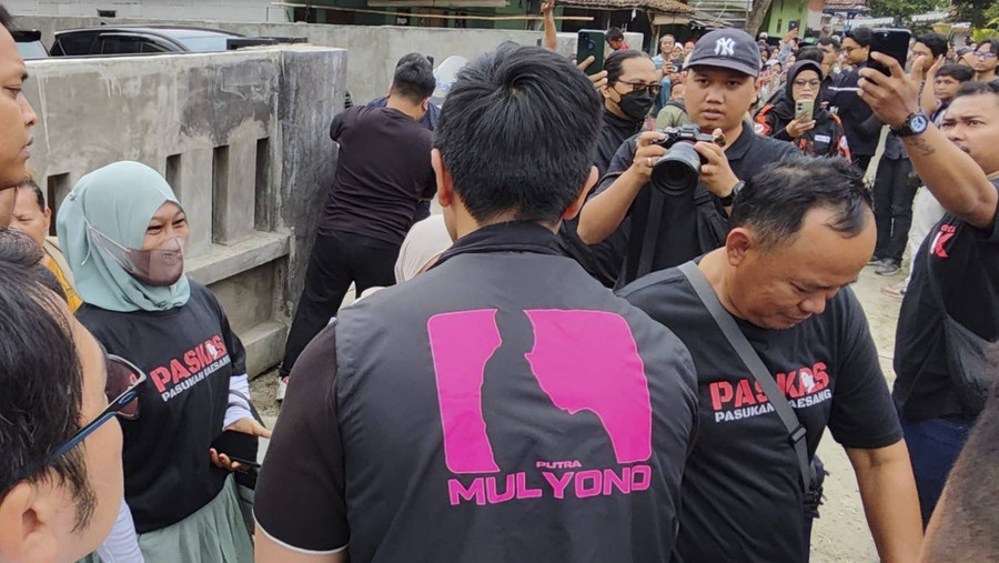 Foto: Saat Kaesang Blusukan Pakai Rompi \'Putra Mulyono\' di Tangerang - kumparan.com