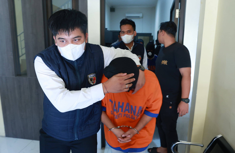 12 Orang di Kota Batu Ditangkap Usai Gelar Pesta Seks Swinger, Ada Pasutri - kumparan.com