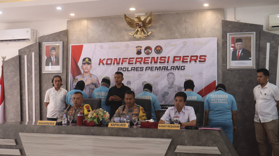 Polisi Tangkap 5 Orang Perampok Truk Garmen di Pemalang, Kerugian Rp 1,8 Miliar - kumparan.com
