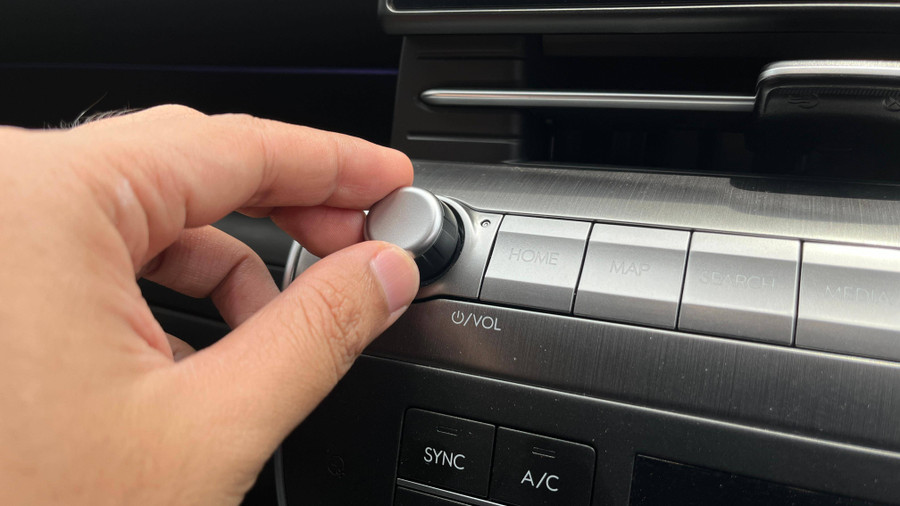 Demi Keselamatan, Dashboard Hyundai Kona EV Masih Banyak Tombol Fisik - kumparan.com