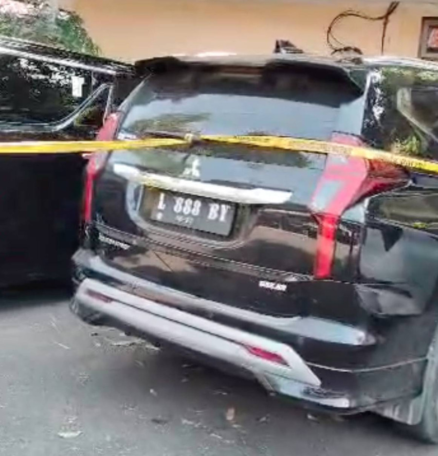 Penampakan 7 Mobil Disegel KPK di Polres Bangkalan: Pajero, CR-V, hingga Alphard - kumparan.com