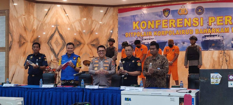 Polairud Baharkam Polri Gagalkan Penyelundupan 134 Ribu Benih Lobster di Banten - kumparan.com
